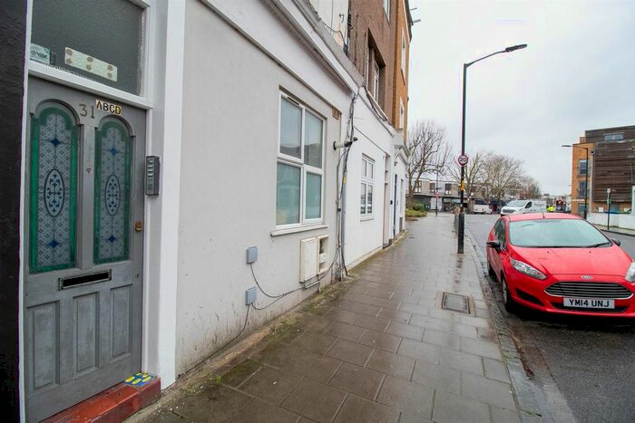 1 Bedroom Flat To Rent In Meeting House Lane, London, SE15