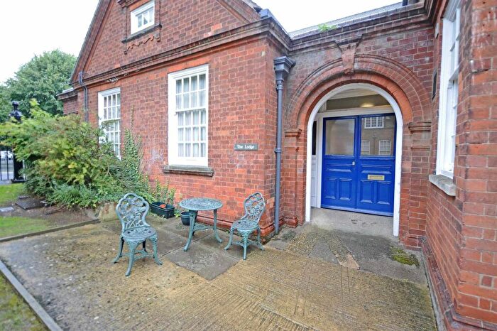 2 Bedroom Flat For Sale In The Cloisters, Wellingborough, NN8