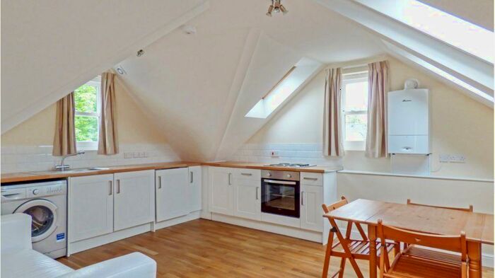 3 Bedroom Flat To Rent In Hayfield Road, North Oxford, Oxford, OX2