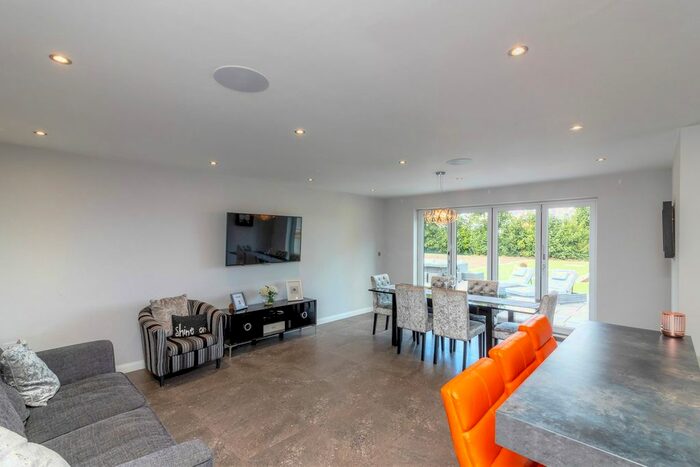 5 Bedroom Detached House To Rent In Worsbrough Road, Birdwell, Barnsley, S70