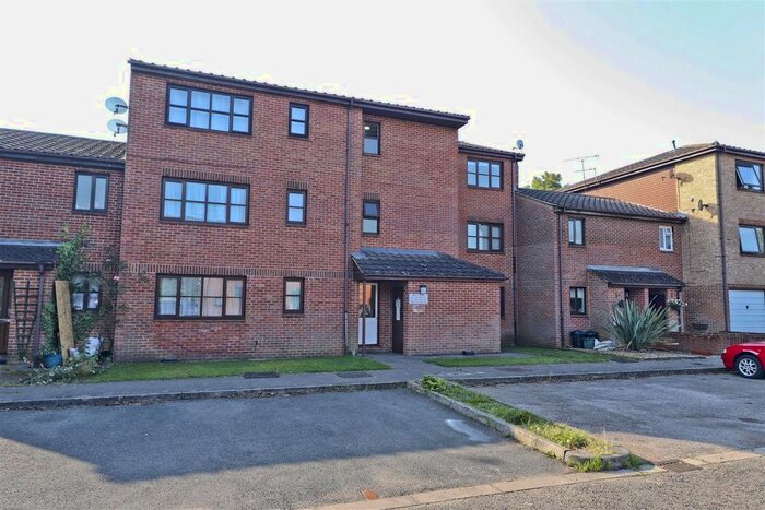 Studio To Rent In Newcourt, Uxbridge, UB8