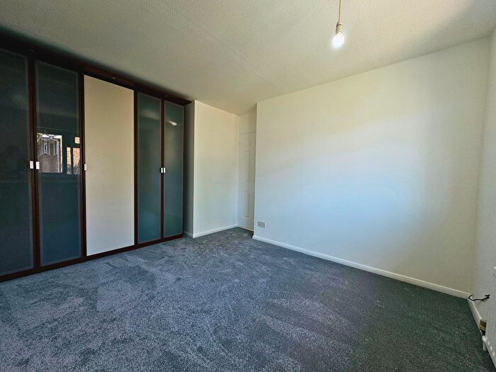 3 Bedroom End Of Terrace House For Sale In Hampden Close, Crawley, RH10