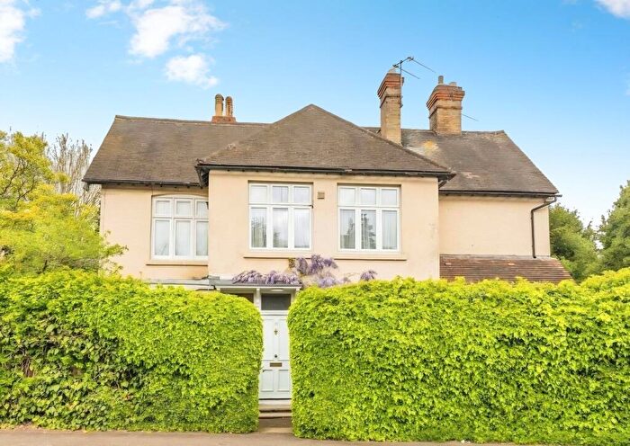 5 Bedroom Semi-Detached House For Sale In The Avenue, Datchet, SL3