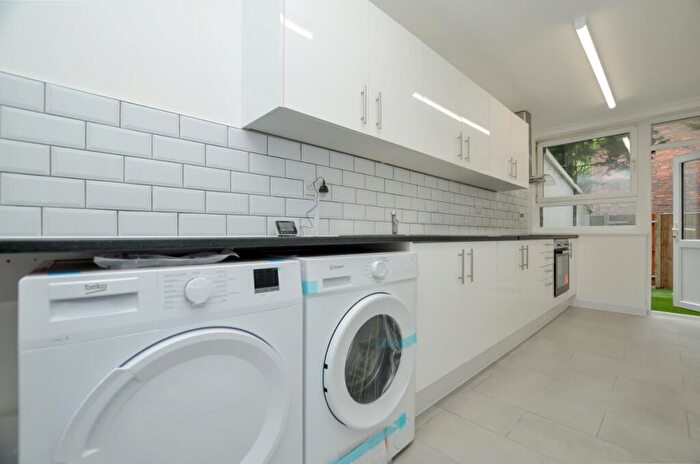 3 Bedroom Flat To Rent In Reedham Close, Tottenham Hale, N17