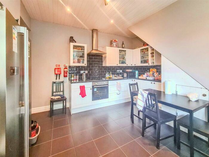 5 Bedroom Semi-Detached House To Rent In Daisy Bank Road, Manchester, M14