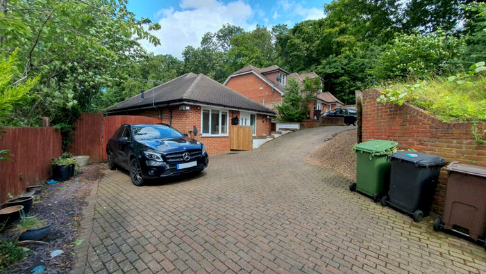 3 Bedroom Detached Bungalow To Rent In Hancross Close, Bricket Wood, AL2