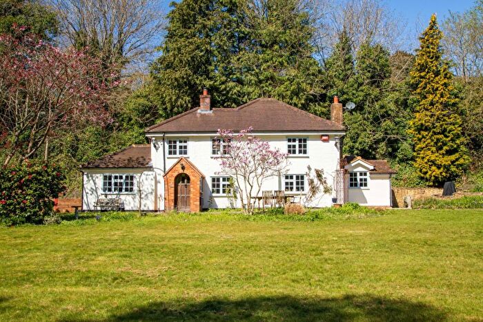 4 Bedroom Detached House For Sale In Vicarage Lane, The Bourne, Farnham, Surrey, GU9