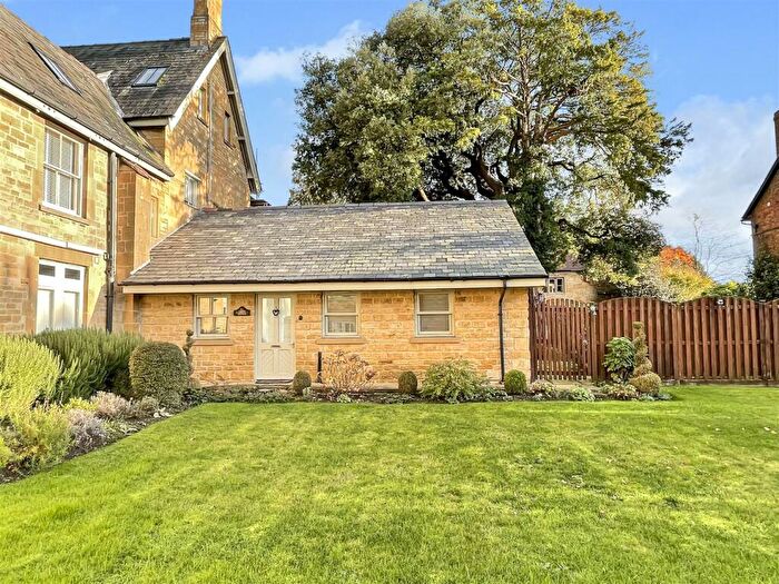 2 Bedroom Semi-Detached Bungalow For Sale In High Street, Mickleton, GL55
