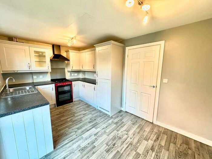 3 Bedroom Semi-Detached House To Rent In Atkinson Close, Norwich, NR5