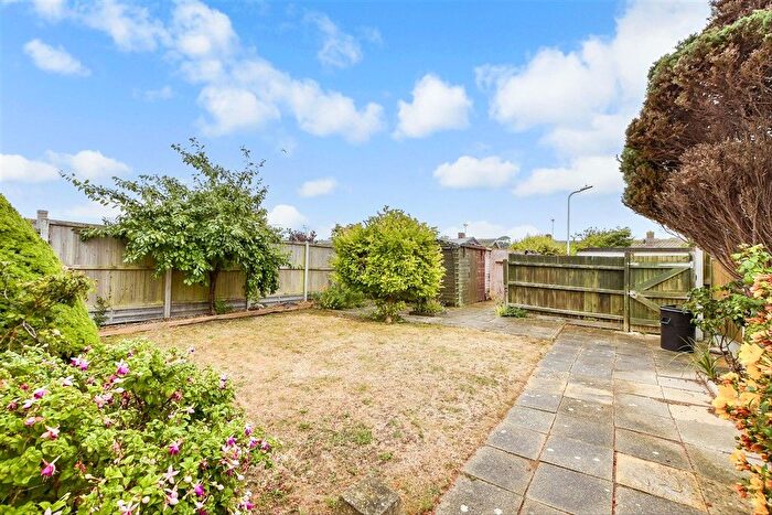 2 Bedroom Terraced Bungalow For Sale In Pluckley Gardens, Cliftonville, Margate, Kent, CT9