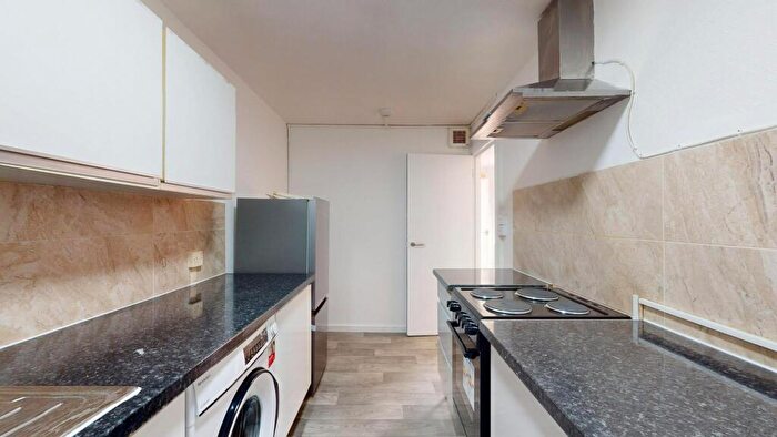 2 Bedroom Flat To Rent In Missenden, Villa Street, London, SE17