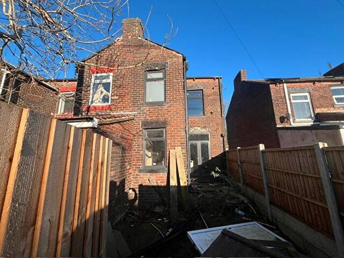 2 Bedroom End Of Terrace House For Sale In Horsedge Street, Oldham, Greater Manchester, OL1