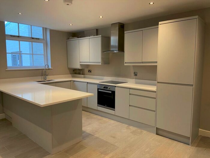 1 Bedroom Apartment To Rent In South Parade, Bawtry, Doncaster, DN10