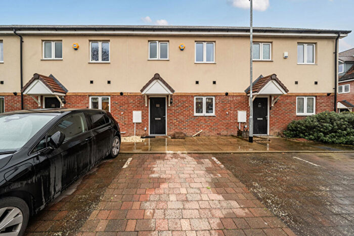 3 Bedroom Terraced House For Sale In Stilwell Close, Orpington, BR5