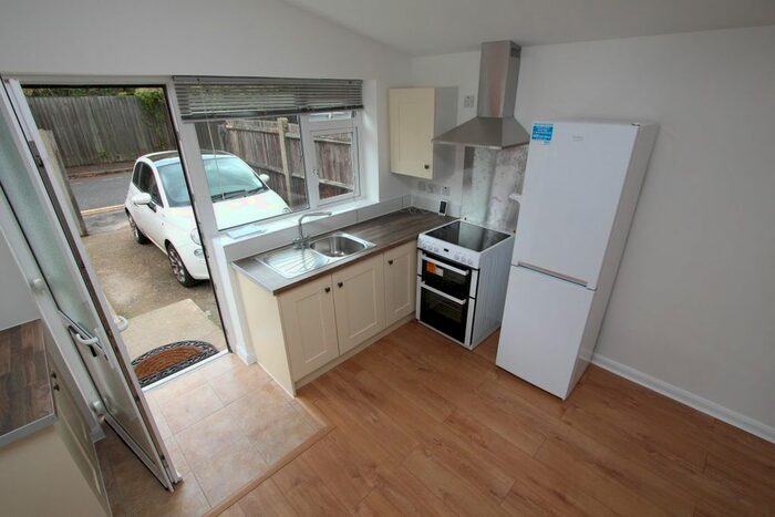 1 Bedroom Bungalow To Rent In Seething Wells Lane, Surbiton, KT6