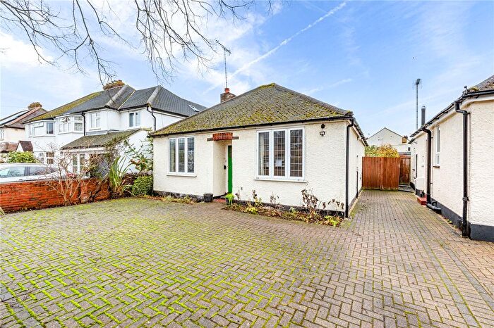 3 Bedroom Bungalow For Sale In Lindsay Road, New Haw, Addlestone, Surrey, KT15