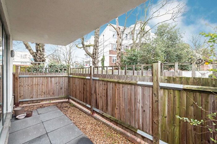 1 Bedroom Flat To Rent In Trinity Crescent, Tooting Bec, London, SW17