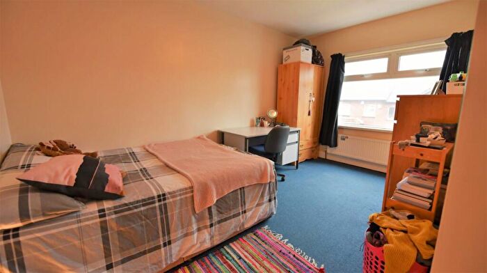 3 Bedroom House To Rent In Mayville Avenue, LS6