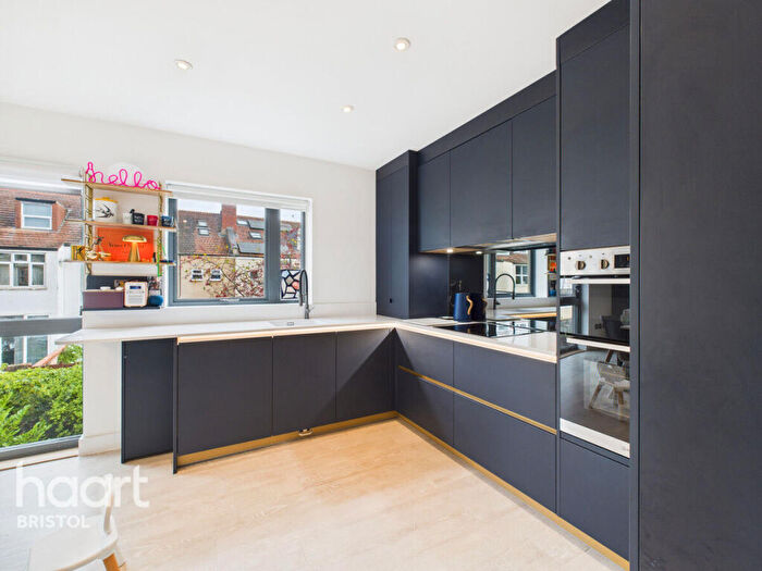 4 Bedroom Town House For Sale In Chapter Walk, Bristol, BS6