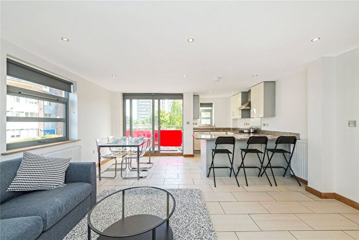 2 Bedroom Flat To Rent In North Road, Brentford, TW8