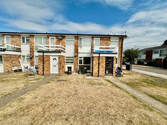 2 Bedroom Maisonette To Rent In St. Peters Close, Ilford, IG2