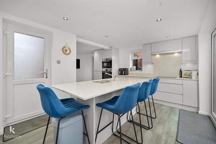 3 Bedroom Semi Detached House For Sale In Cotswold Close, Ramsbottom, Bury, BL0