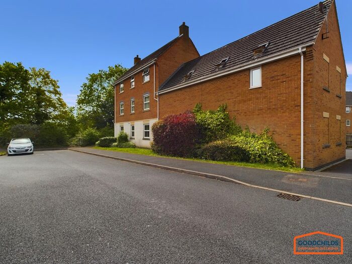 2 Bedroom Flat To Rent In Lapwing Close, Brownhills, WS8