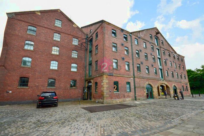 2 Bedroom Apartment To Rent In The Warehouse, Victoria Quays, S2