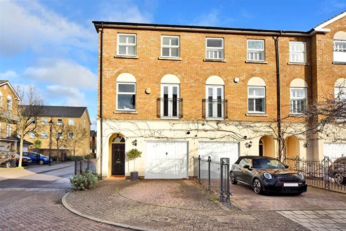 4 Bedroom Town House For Sale In Williams Grove, Surbiton, KT6