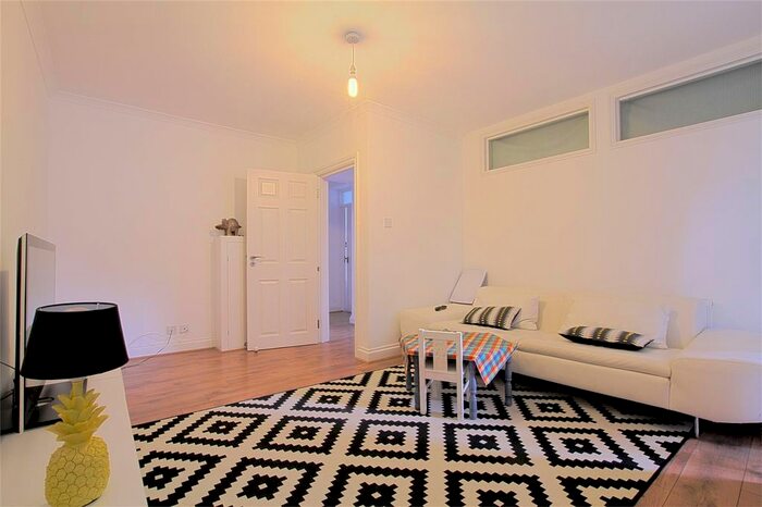 2 Bedroom Flat To Rent In Grange Park, London W5