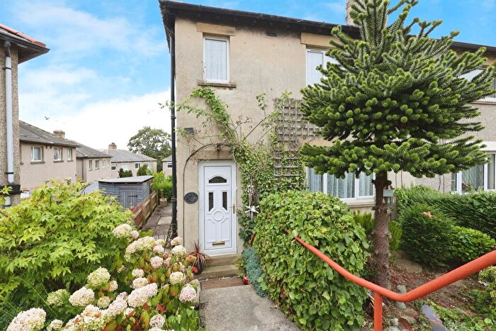 3 Bedroom Semi-Detached House For Sale In Kingsley Crescent, Baildon, Shipley, BD17