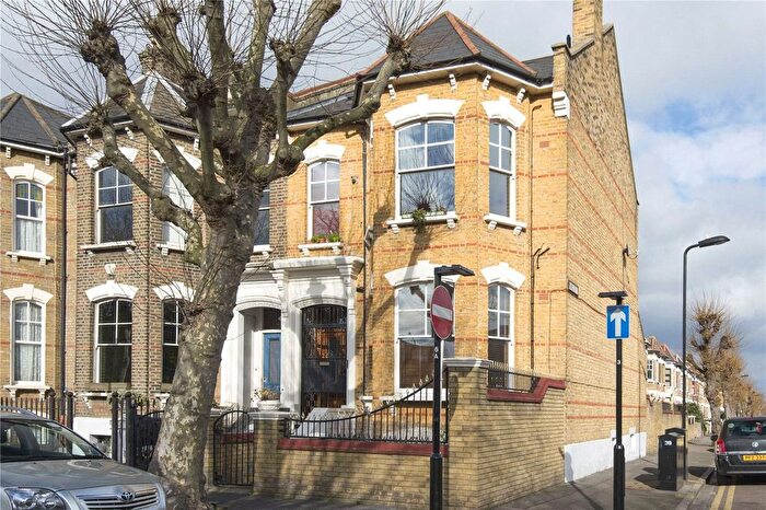 1 Bedroom Flat For Sale In Lower Clapton Road, London, E5