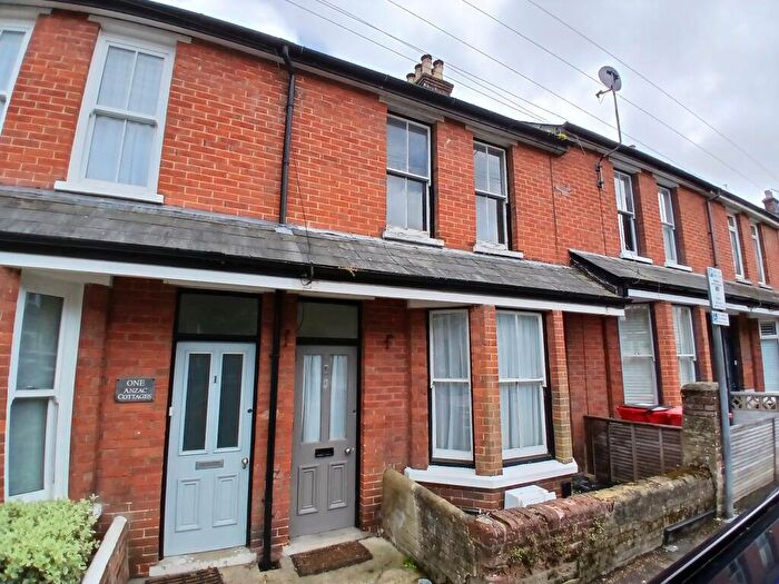 2 Bedroom Terraced House To Rent In St. Marys Road, Cowes, PO31