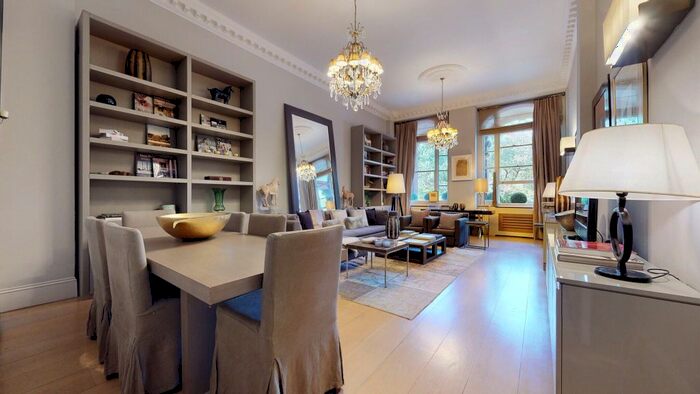 3 Bedroom Flat To Rent In Cadogan Square, London, SW1X