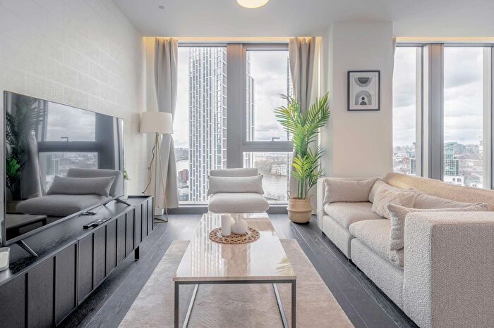 3 Bedroom Flat For Sale In Bondway, London, SW8