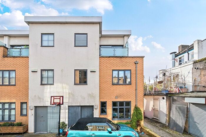 3 Bedroom Terraced House For Sale In Paddock Gardens, Crystal Palace, London, SE19