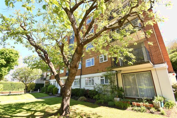 2 Bedroom Flat To Rent In Claremont Road, Surbiton, KT6