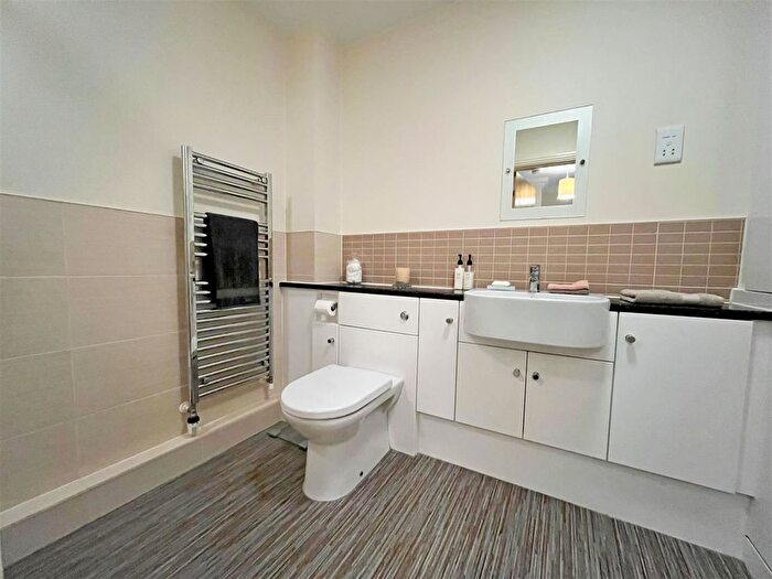 1 Bedroom Flat For Sale In Hornchurch Road, Hornchurch, RM12