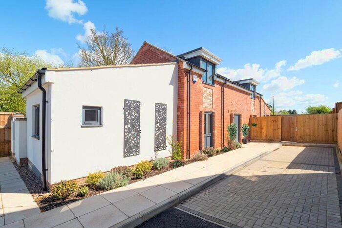 3 Bedroom Detached Bungalow For Sale In London Road, Ryton On Dunsmore, CV8