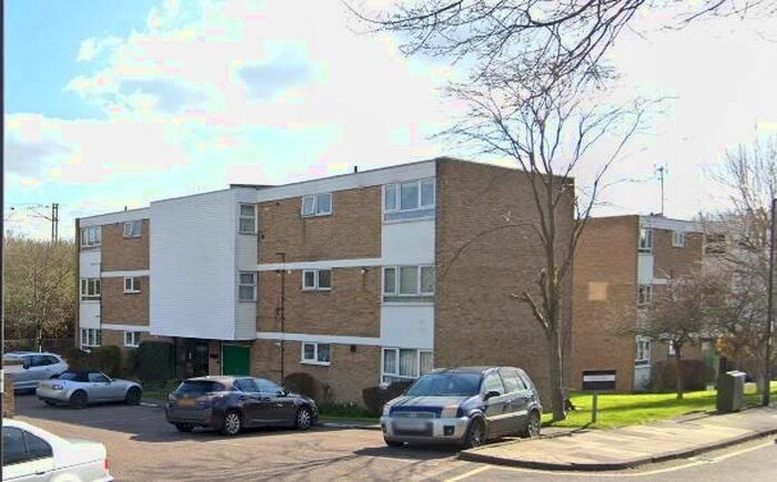2 Bedroom Property To Rent In Merridene, London, N21