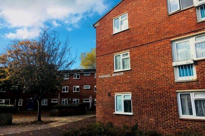 2 Bedroom Flat To Rent In Skinner Street, Gillingham ME7