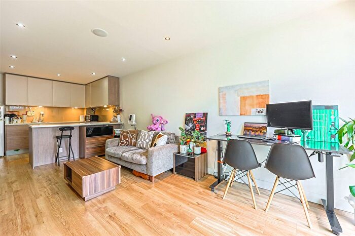 1 Bedroom Flat For Sale In Aerodrome Road, Beaufort Park, Colindale, NW9