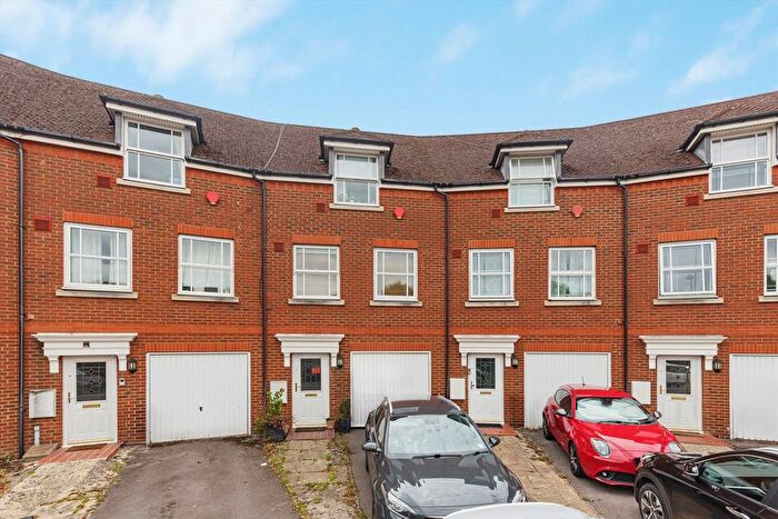 4 Bedroom Terraced House For Sale In White Lodge Close, Old Isleworth, TW7