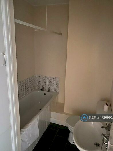 2 Bedroom Flat To Rent In Deansgate, Bolton, BL1