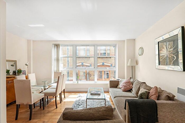 2 Bedroom Flat For Sale In Hatton Wall, London, EC1N