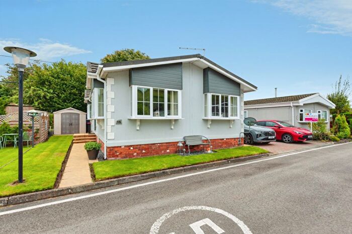 2 Bedroom Park Home For Sale In Delamere Road, Norley, Frodsham, WA6
