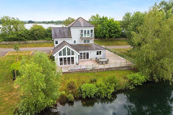 5 Bedroom Detached House For Sale In , The Super Grand Hampton, Summer Lake, GL7