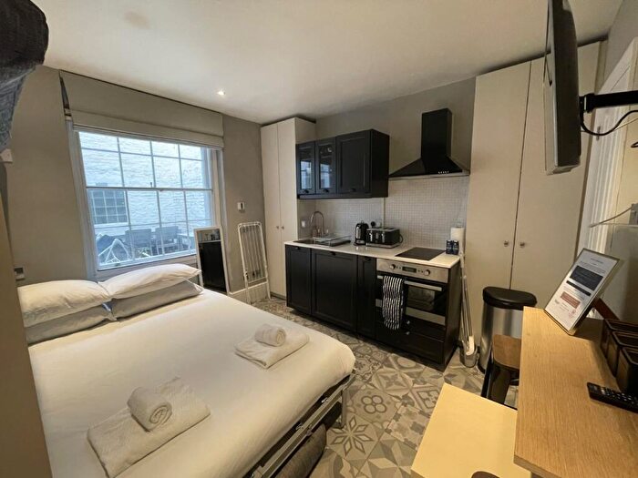 Apartment To Rent In Studio Flat, Gloucester Place, Baker Street, NW1