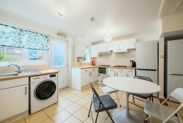 5 Bedroom House To Rent In Regency Place, Canterbury, CT1