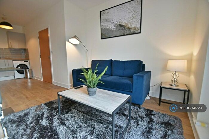 1 Bedroom Flat To Rent In Deans Road, Salford, M3